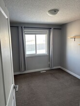 153-151 51 Street Southwest in Edmonton, AB - Building Photo - Building Photo