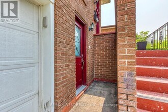 878 Blairholm Ave in Mississauga, ON - Building Photo - Building Photo