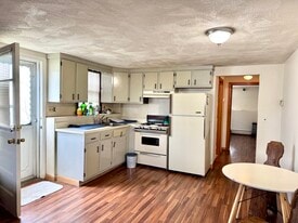 93 Sigourney St, Unit 1 in Revere, MA - Building Photo