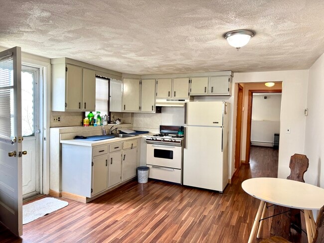 93 Sigourney St, Unit 1