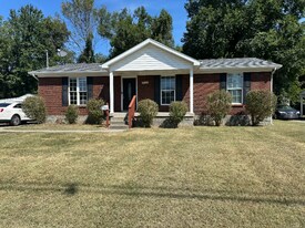 5103 Constance Dr in Louisville, KY - Building Photo