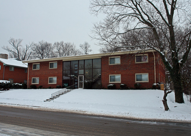3080 Southdale Dr in Kettering, OH - Foto de edificio - Building Photo