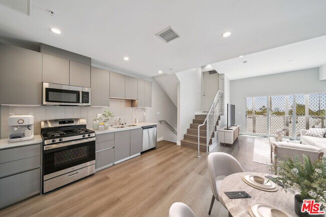 1223 Hayworth Ave in West Hollywood, CA - Building Photo - Building Photo