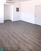 402 NW 12th Ave in Miami, FL - Building Photo - Building Photo
