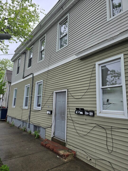 108 Greenwood St in New Haven, CT - Building Photo