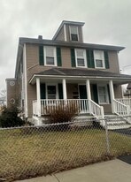 161 Van Buren St in Taunton, MA - Building Photo