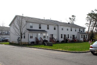 The Esplanade at Ocean Pointe in Bayville, NJ - Building Photo - Building Photo