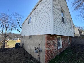 5122 Ville Maria Ln in Hazelwood, MO - Building Photo - Building Photo