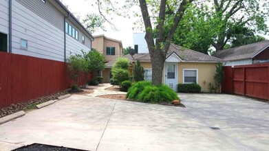 870 E 25th St in Houston, TX - Building Photo - Building Photo