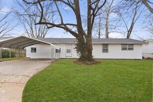 2902 W Scott St in Springfield, MO - Building Photo