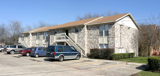 Mems Apartments in Plano, TX - Foto de edificio - Building Photo