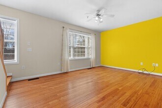 179 Littleton Rd, Unit 3 in Chelmsford, MA - Foto de edificio - Building Photo