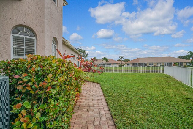 2394 Kemps Bay in Royal Palm Beach, FL - Building Photo - Building Photo