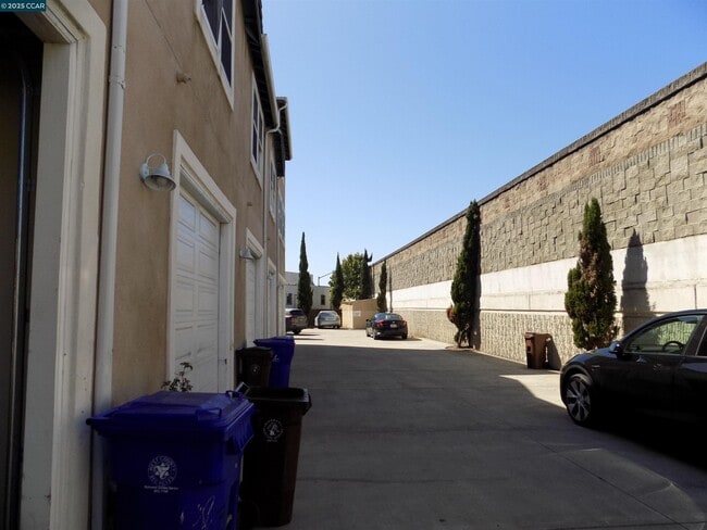 5114 6th St in Richmond, CA - Foto de edificio - Building Photo