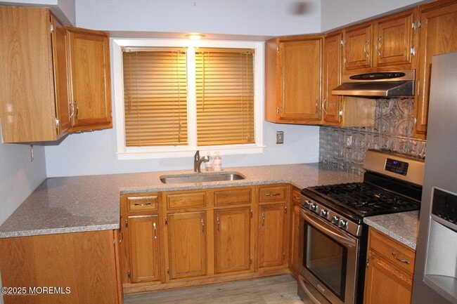 11 Center Ave in Keansburg, NJ - Building Photo - Building Photo