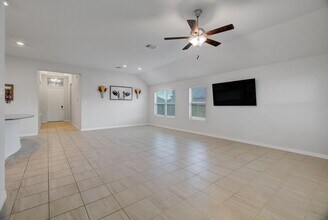 3334 Tug Wy in Mont Belvieu, TX - Building Photo - Building Photo