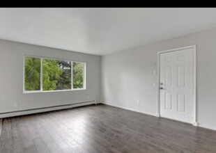 3404 Thompson Ave in Anchorage, AK - Building Photo - Building Photo