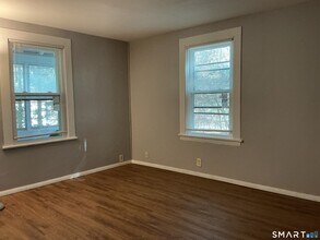 8 Rodgers Pl in Manchester, CT - Building Photo - Building Photo