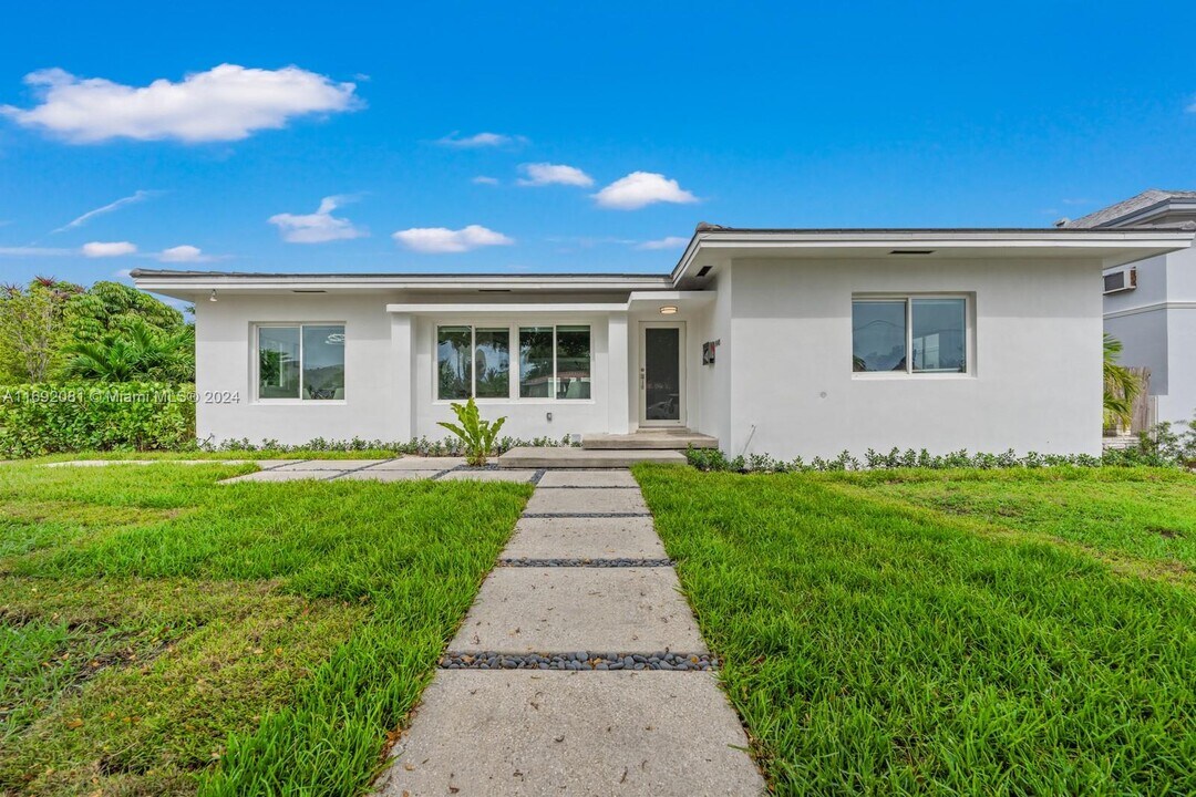 1445 71st St in Miami Beach, FL - Foto de edificio