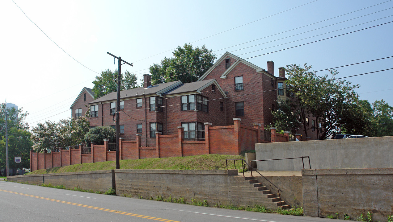 Capitol Square Apartments in Little Rock, AR - Building Photo