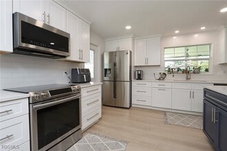 1327 Sunbury Dr in Ft. Myers, FL - Building Photo - Building Photo