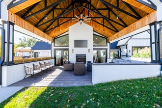 8Ninety at Loveland in Loveland, OH - Foto de edificio - Building Photo