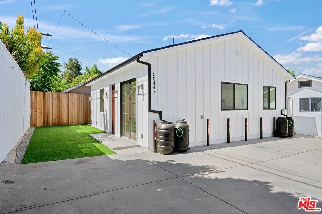 5044 1/2 Hartwick St in Los Angeles, CA - Building Photo