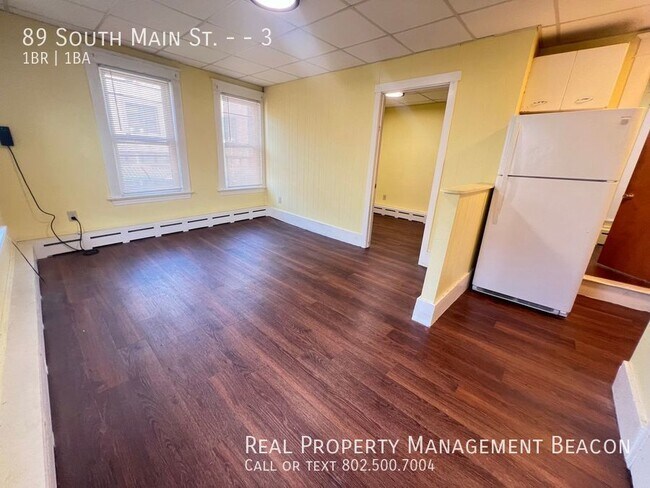 89 S Main St in Hartford, VT - Building Photo - Building Photo