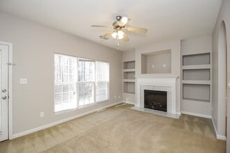 4880 W Park Cir in College Park, GA - Building Photo - Building Photo