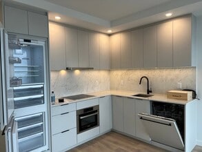 13685-13102 102 Ave in Surrey, BC - Building Photo - Building Photo