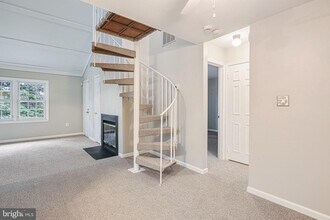 13027 Shadyside Ln in Germantown, MD - Building Photo - Building Photo