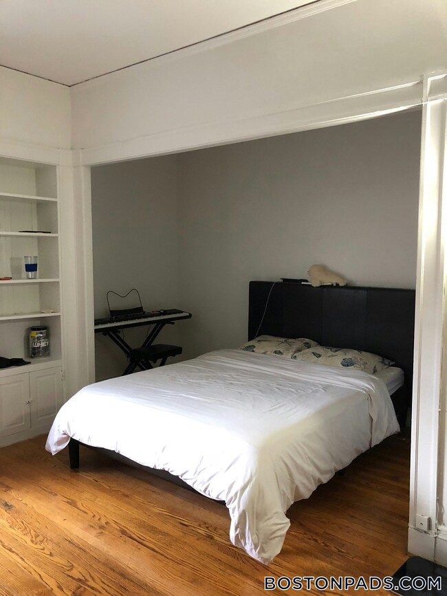 property at 91 Westland Ave