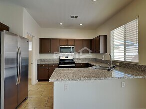 7901 Rustic Canyon Ct in Las Vegas, NV - Building Photo - Building Photo