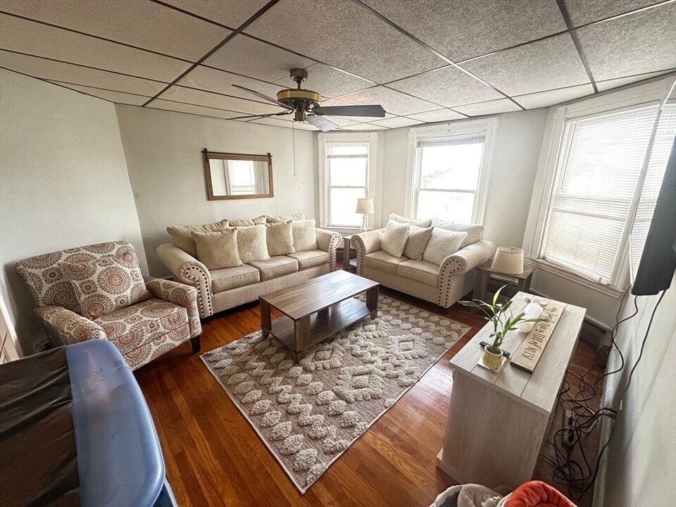 19 Edmands St, Unit #3 in Somerville, MA - Foto de edificio