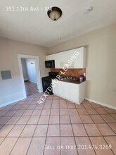393 13th Ave in Newark, NJ - Building Photo - Building Photo