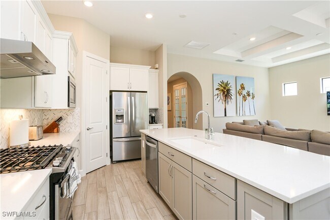 9716 Everglades Dr in Naples, FL - Building Photo - Building Photo
