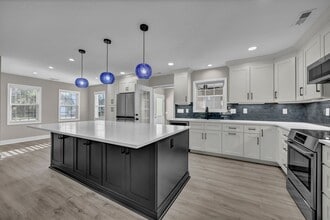 101 N 6th St in Carolina Beach, NC - Building Photo - Building Photo