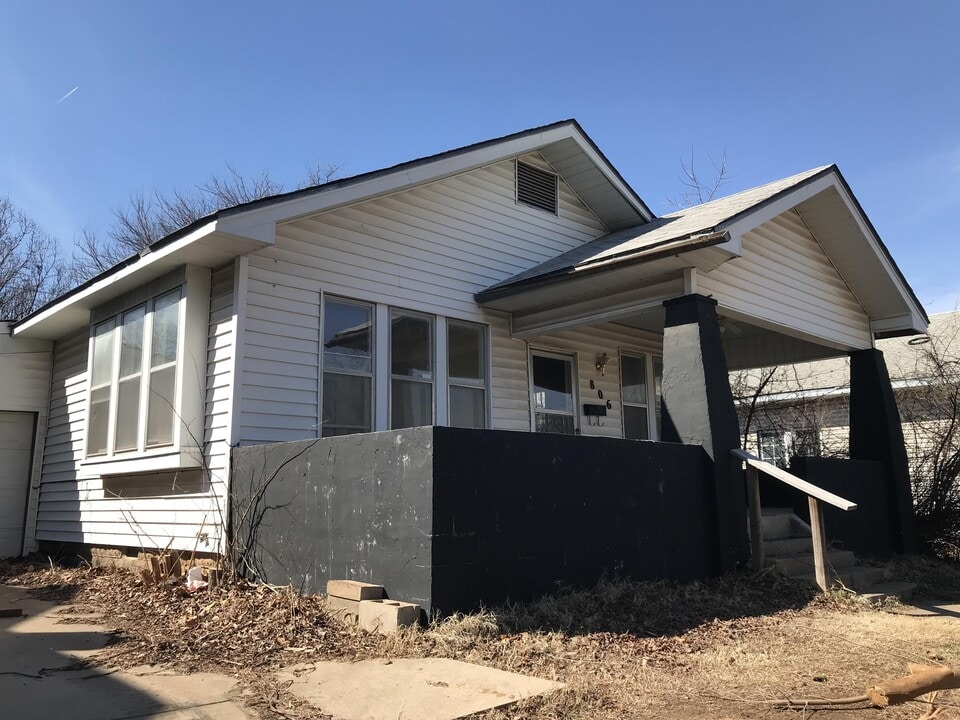 806 N Park Ave in Shawnee, OK - Building Photo