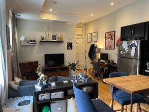 317 6th S St, Unit 3R in Philadelphia, PA - Foto de edificio - Building Photo