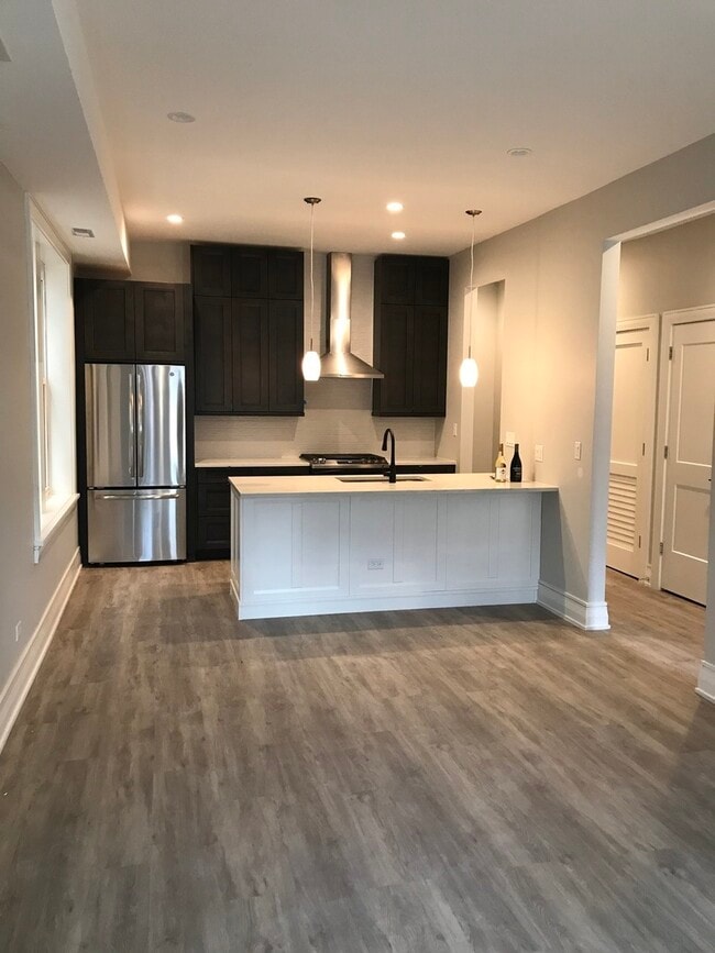 2318 W Thomas St in Chicago, IL - Building Photo - Building Photo