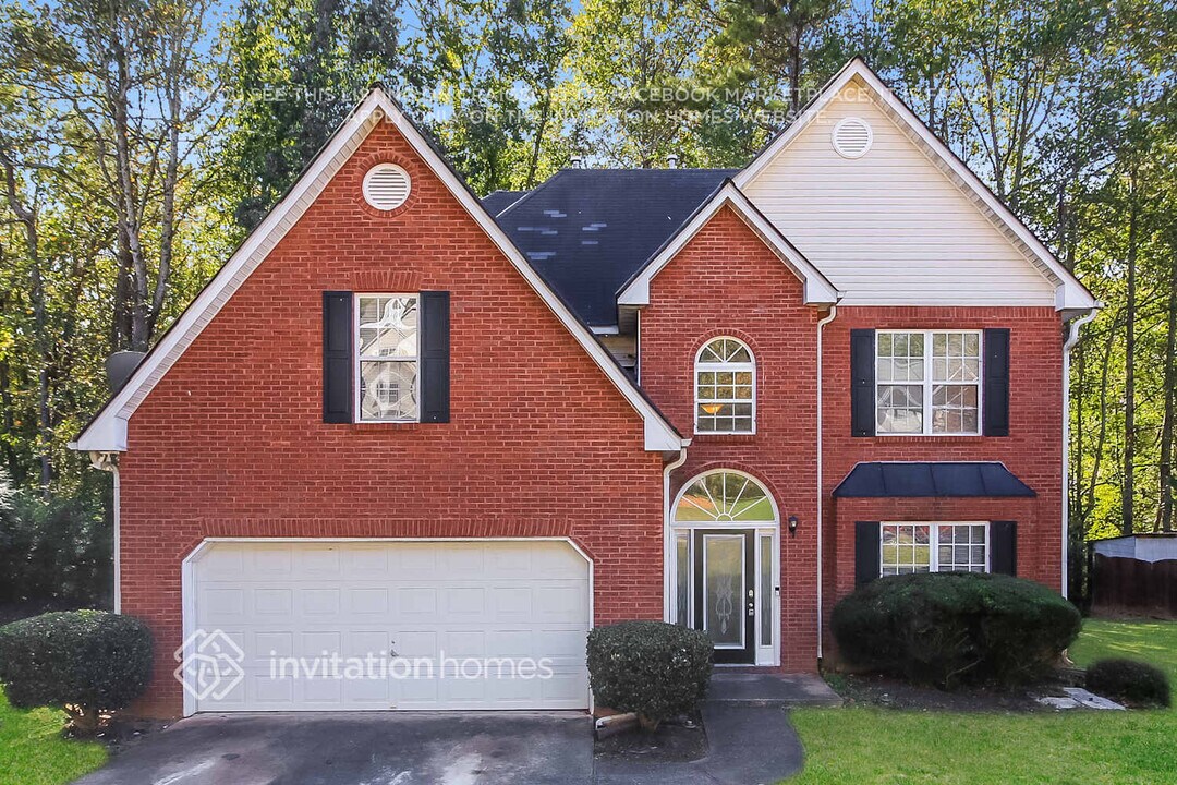 4337 Wheaton Way in Snellville, GA - Foto de edificio