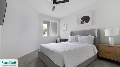 9235 W Russell Rd, Unit 301 in Las Vegas, NV - Building Photo - Building Photo