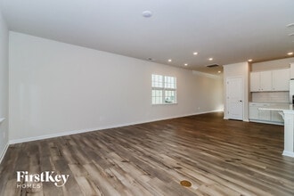 132 White Apple Wy in Statesville, NC - Building Photo - Building Photo