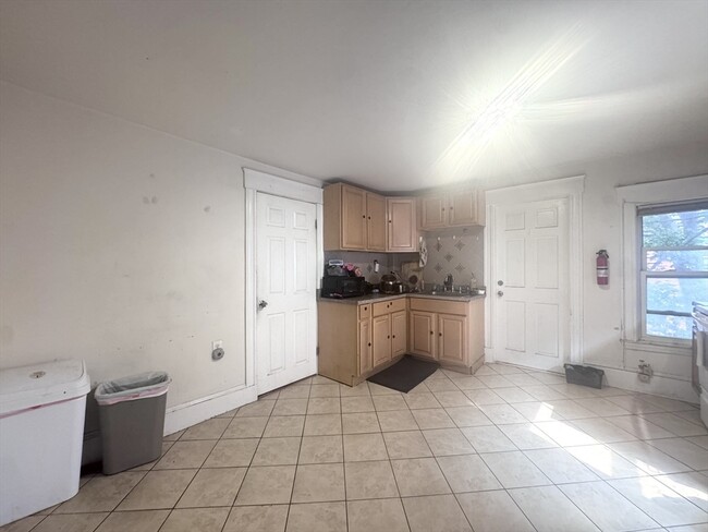95 Boylston St, Unit 3R