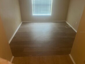 2627 Edgewater Falls Dr in Brandon, FL - Building Photo - Building Photo
