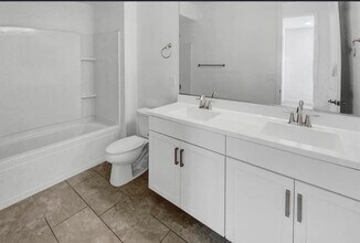 6418 W Mark Ln in Phoenix, AZ - Building Photo - Building Photo