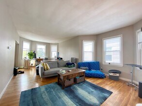 10 Athol St, Unit 3 in Boston, MA - Building Photo - Building Photo