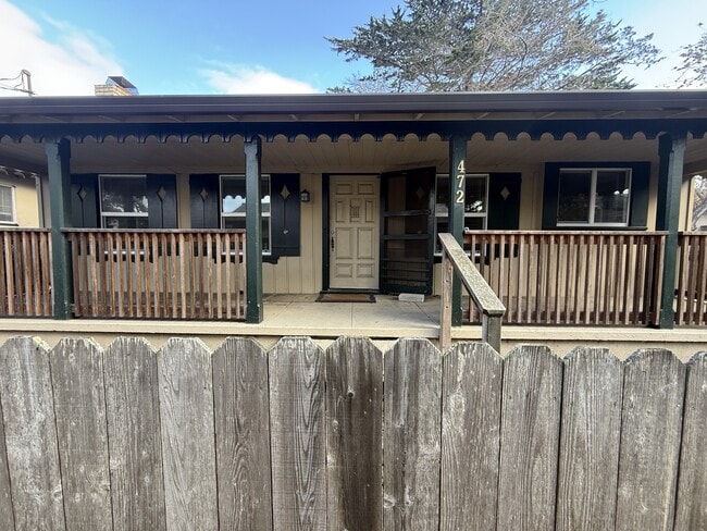 464 Ramona Avenue - Monterey in Monterey, CA - Foto de edificio - Building Photo