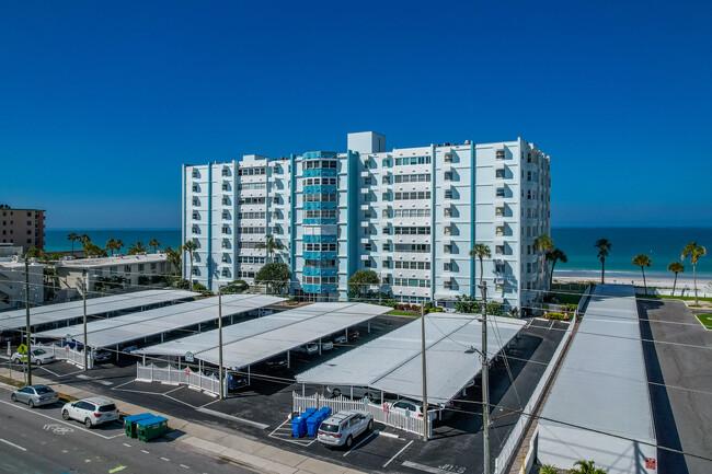 Tower Isle in Redington Shores, FL - Building Photo - Building Photo