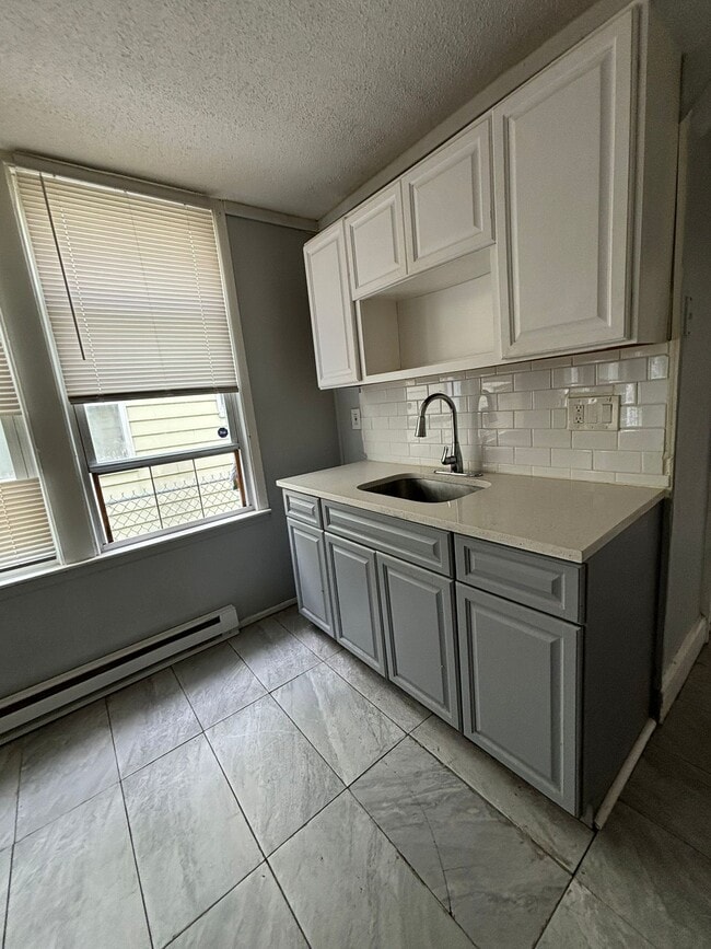 224 Eastern Pky, Unit 1L in Newark, NJ - Foto de edificio - Building Photo